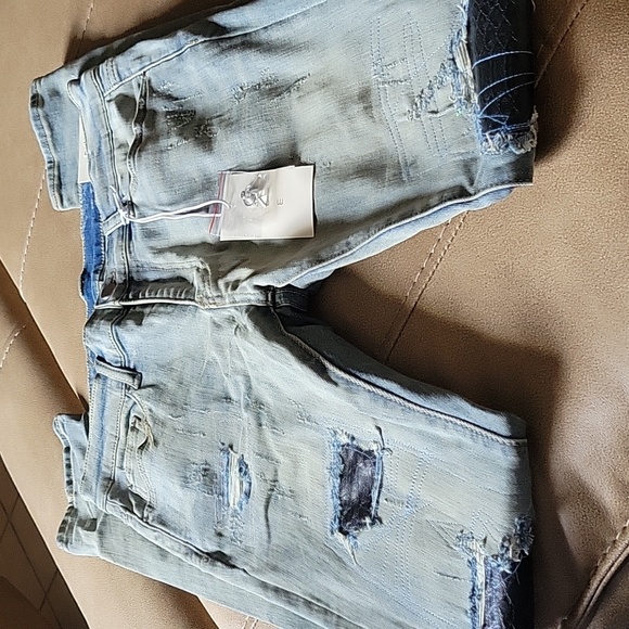 I'm selling these brand new MNMI jeans with tags. - Picture 2 of 5
